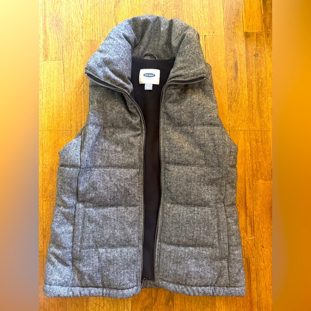 Old Navy Gray Quilted Vest